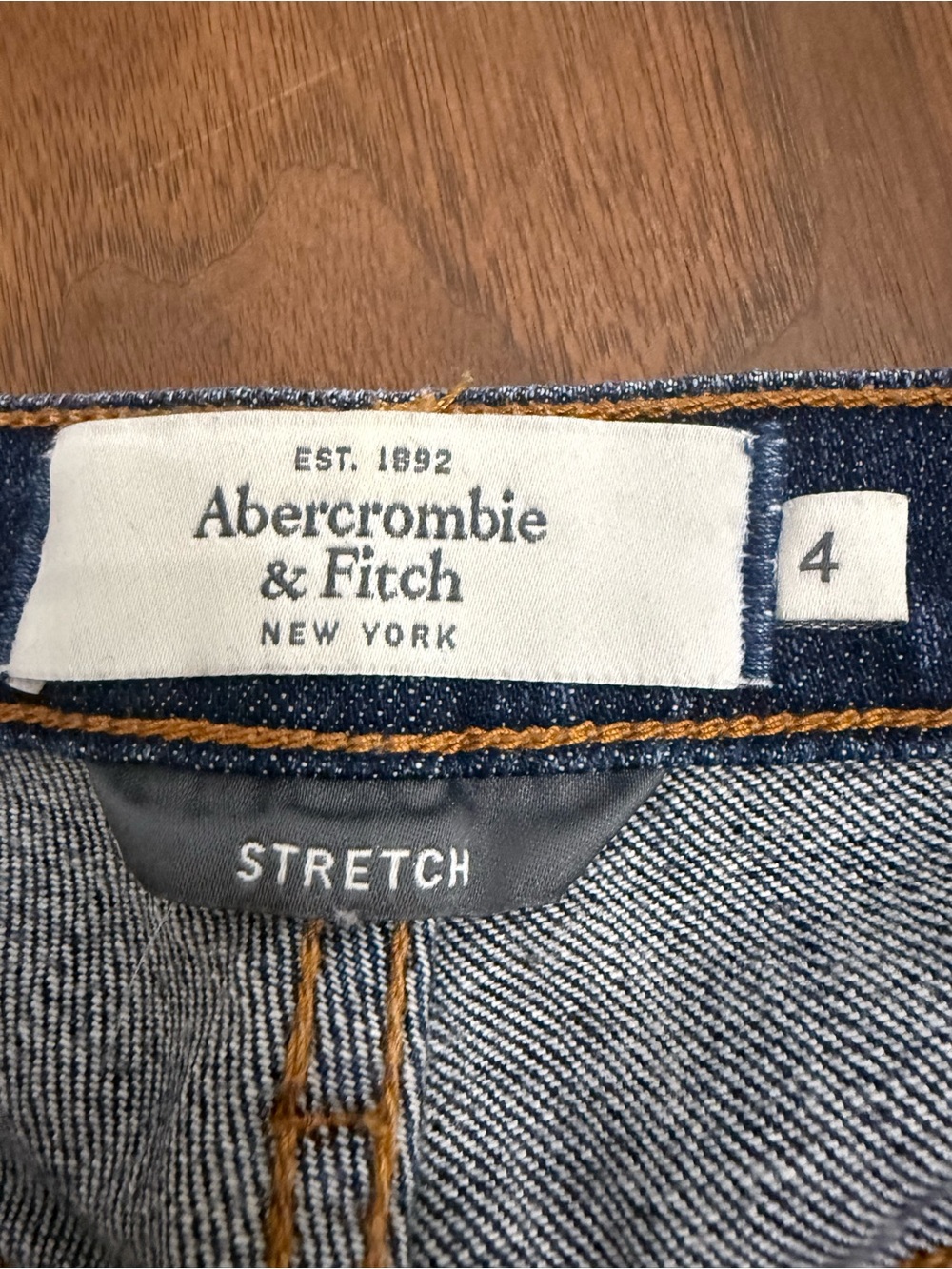 Abercrombie & Fitch Straight Stretch Jeans - Size 4 - Picture 2 of 8